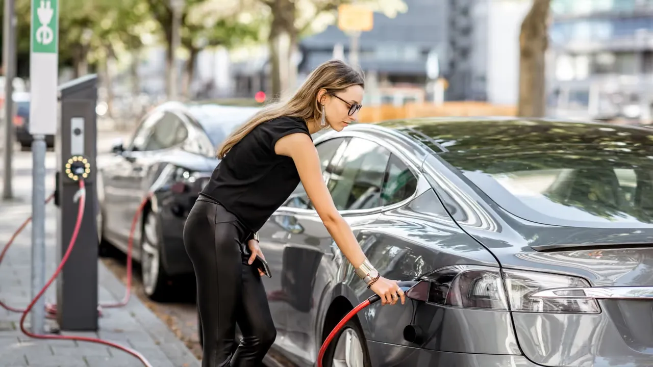 Electric Vehicles Change Urban Road Designs