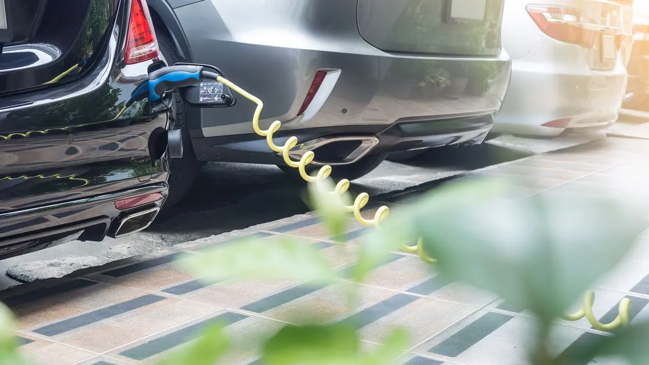 The Role of Electric Cars in Reducing Greenhouse Gas Emissions